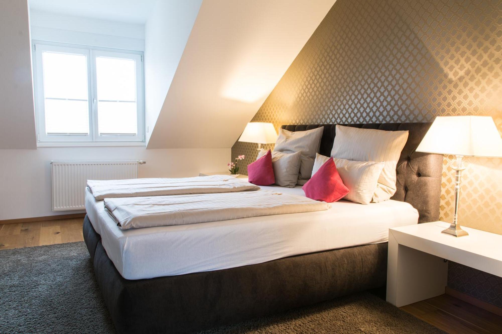 Helvetia Suites - Dusseldorf — Foto’s 1